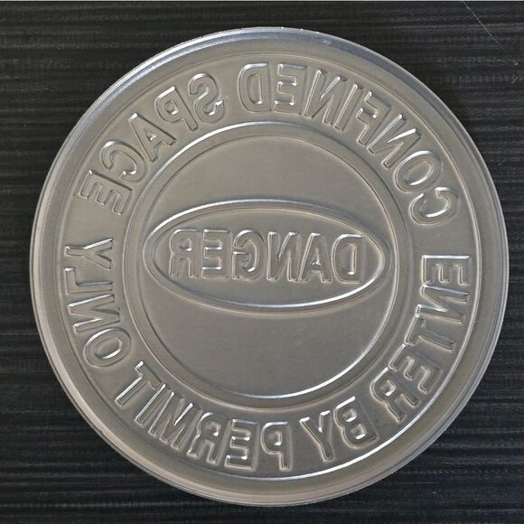 Stamped Metal & Enamel Wall Plaque Sign Art Hanging Decor DANGER CONFINED SPACE - Picture 2 of 2